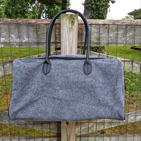 DSW Gray Felt Duffle NWOT - Picture 2 of 5